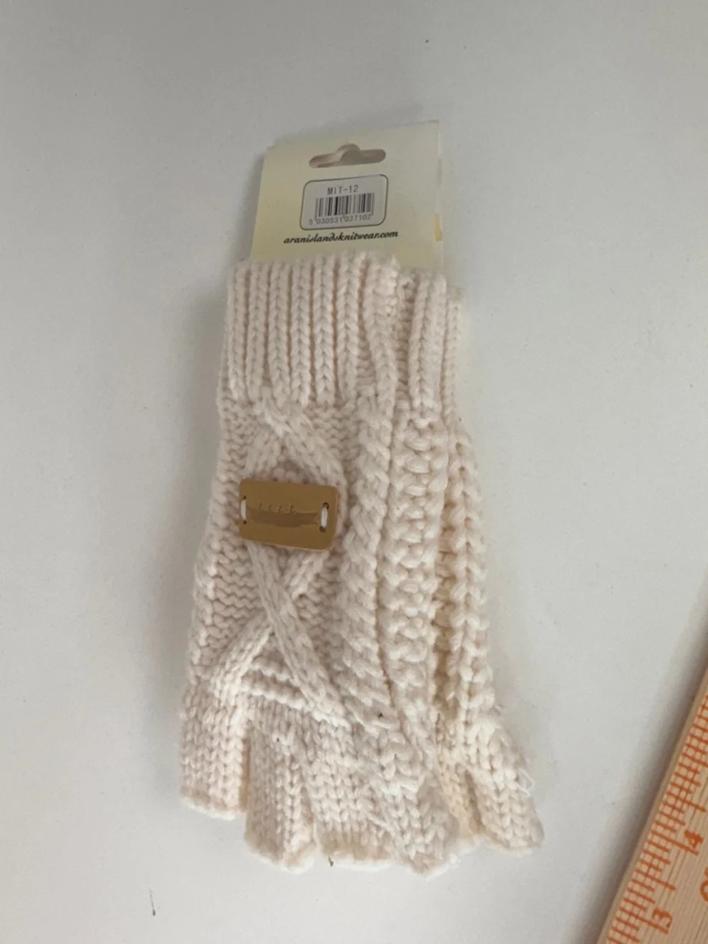 Aran Islands Knitwear Cream Cable Knit Fingerless Gloves Wool NWT